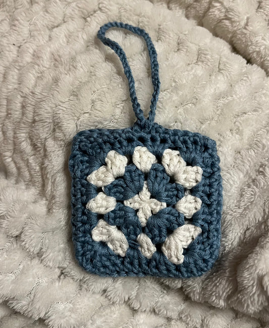 Granny pouch